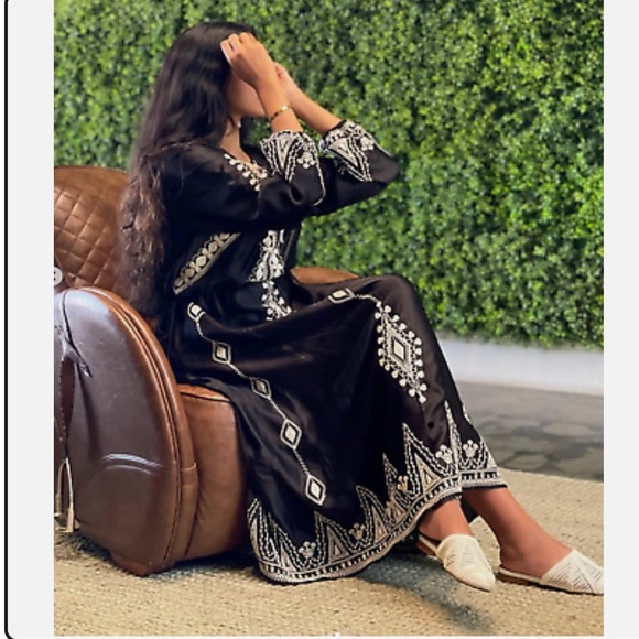 ZARA MIDI EMBROIDERED DRESS BLACK LONG SLEEVE  size s - Picture 5 of 8